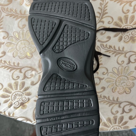 In brand new rock port shoes never worn - Picture 2 of 5